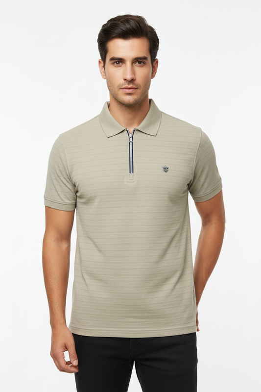 Beige Zip Polo – Model